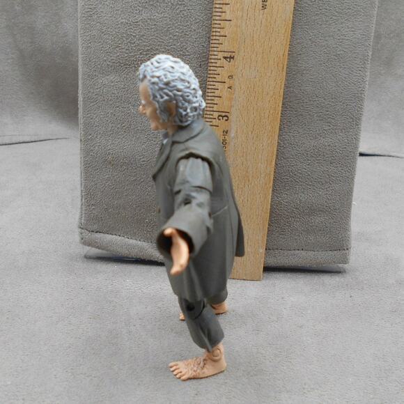 2003 Bilbo Baggins from There and Back Again LOTR Gift Pack Toy Biz - Picture 6 of 7